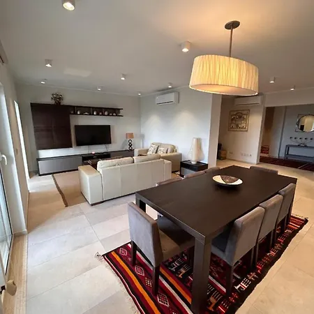 Luxury Private - Tv * Saint Julian's